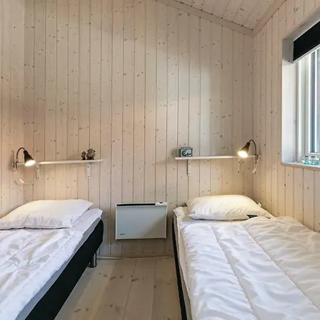 Casa vacanze Three-bedroom In Aakirkeby *